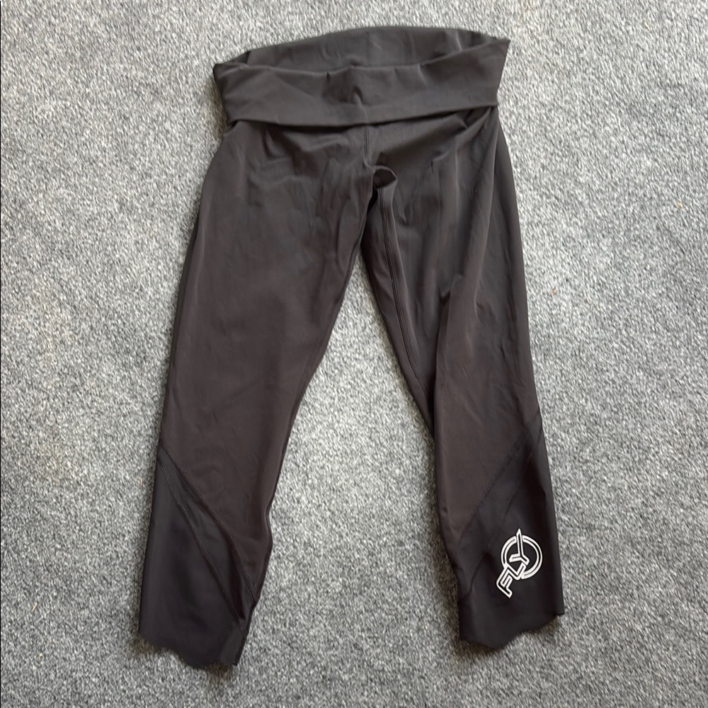 Lululemon and Soul Cycle Collab - Black Athletic Cropped Leggings with Logo